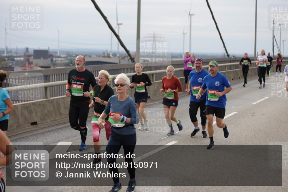 03.10.2025 - Köhlbrandbrückenlauf Jannik Wohlers http://msf.ph/oto/9150971 03.10.2025 15:57:01 Position 1 8375, 7855 meine-sportfotos.de