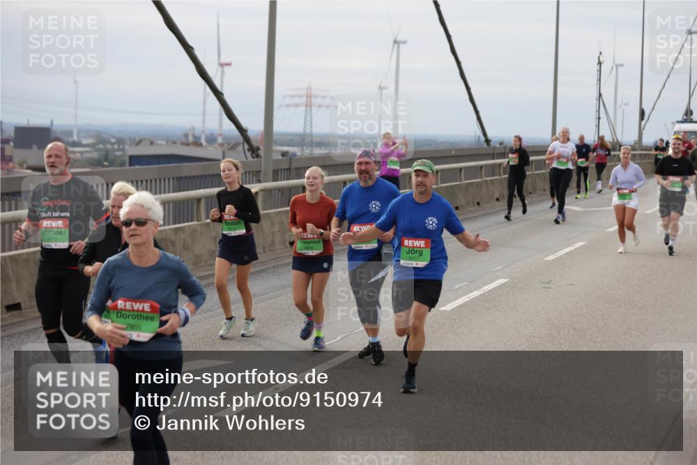 03.10.2025 - Köhlbrandbrückenlauf Jannik Wohlers http://msf.ph/oto/9150974 03.10.2025 15:57:02 Position 1 8375, 7855, 9616, 8417 meine-sportfotos.de