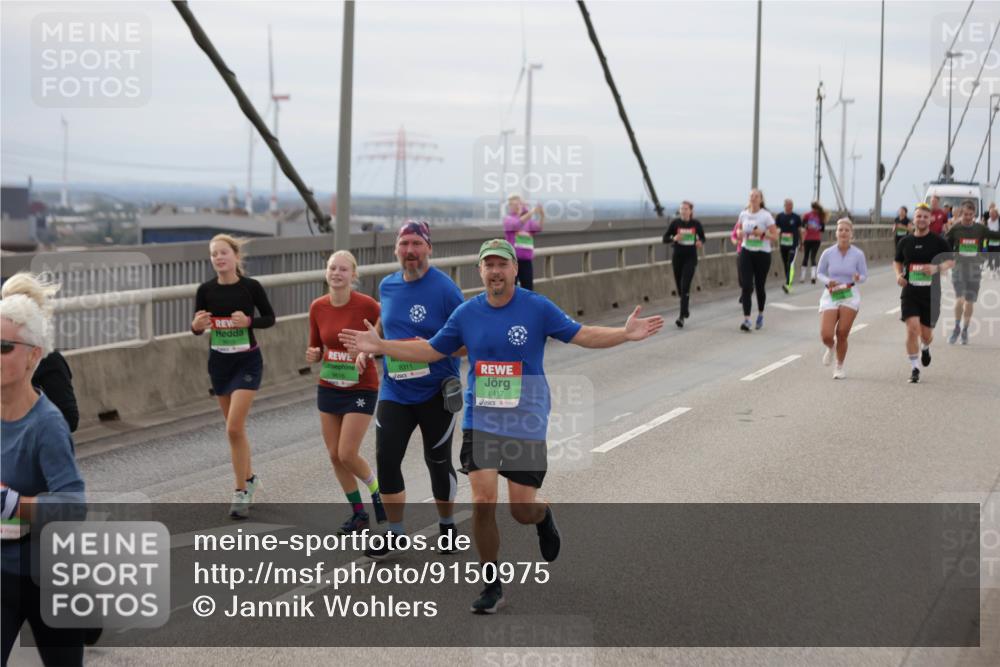 03.10.2025 - Köhlbrandbrückenlauf Jannik Wohlers http://msf.ph/oto/9150975 03.10.2025 15:57:02 Position 1 9616, 8311, 8417 meine-sportfotos.de