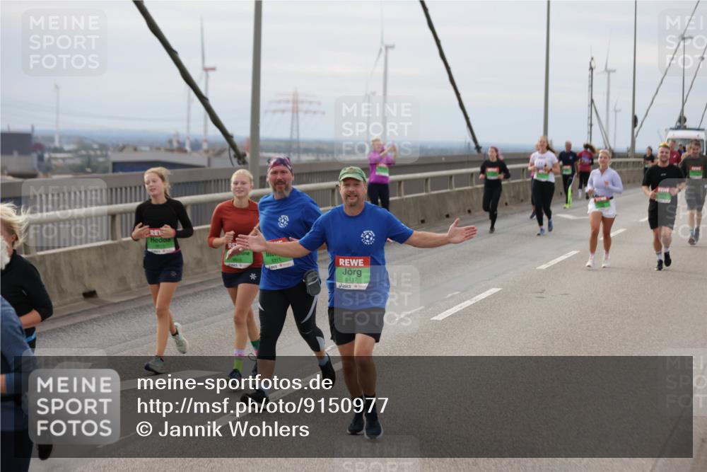 03.10.2025 - Köhlbrandbrückenlauf Jannik Wohlers http://msf.ph/oto/9150977 03.10.2025 15:57:02 Position 1 8311, 8417 meine-sportfotos.de