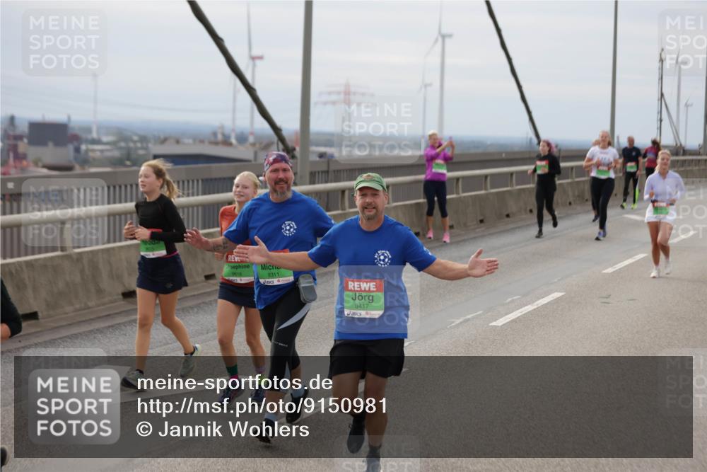03.10.2025 - Köhlbrandbrückenlauf Jannik Wohlers http://msf.ph/oto/9150981 03.10.2025 15:57:02 Position 1 9616, 8311, 8417 meine-sportfotos.de