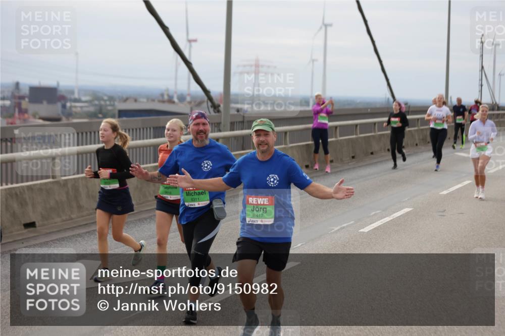 03.10.2025 - Köhlbrandbrückenlauf Jannik Wohlers http://msf.ph/oto/9150982 03.10.2025 15:57:02 Position 1 9616, 8311, 8417 meine-sportfotos.de