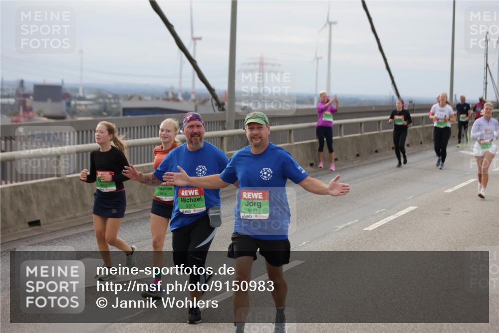 03.10.2025 - Köhlbrandbrückenlauf Jannik Wohlers http://msf.ph/oto/9150983 03.10.2025 15:57:03 Position 1 9616, 8311, 8417 meine-sportfotos.de