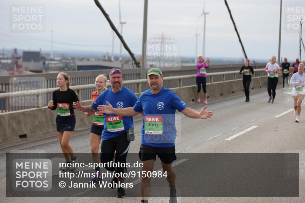03.10.2025 - Köhlbrandbrückenlauf Jannik Wohlers http://msf.ph/oto/9150984 03.10.2025 15:57:03 Position 1 9616, 8311, 8417 meine-sportfotos.de