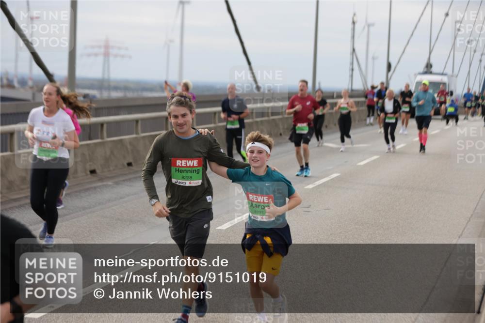 03.10.2025 - Köhlbrandbrückenlauf Jannik Wohlers http://msf.ph/oto/9151019 03.10.2025 15:57:09 Position 1 8238, 8237 meine-sportfotos.de