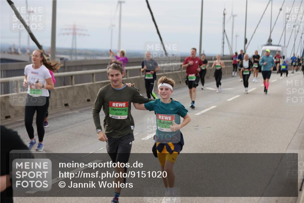 03.10.2025 - Köhlbrandbrückenlauf Jannik Wohlers http://msf.ph/oto/9151020 03.10.2025 15:57:09 Position 1 8238, 8237 meine-sportfotos.de