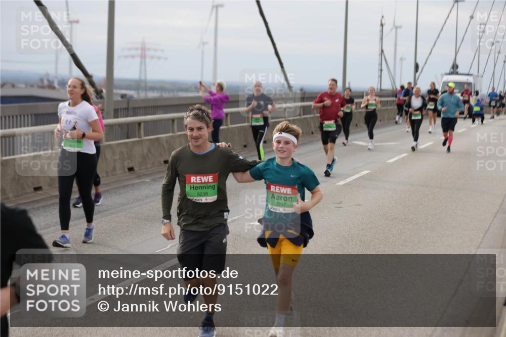 03.10.2025 - Köhlbrandbrückenlauf Jannik Wohlers http://msf.ph/oto/9151022 03.10.2025 15:57:09 Position 1 8238, 8237 meine-sportfotos.de
