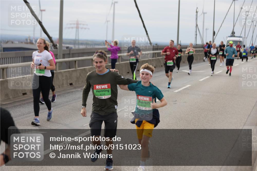 03.10.2025 - Köhlbrandbrückenlauf Jannik Wohlers http://msf.ph/oto/9151023 03.10.2025 15:57:09 Position 1 8238, 8237 meine-sportfotos.de