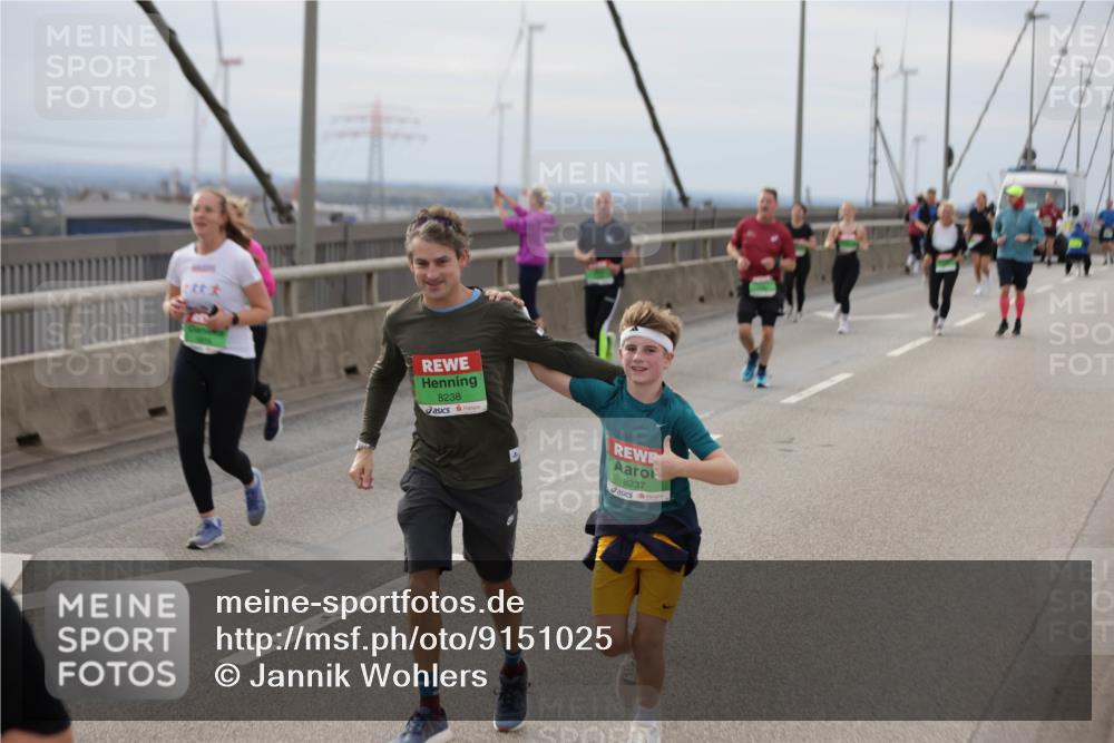 03.10.2025 - Köhlbrandbrückenlauf Jannik Wohlers http://msf.ph/oto/9151025 03.10.2025 15:57:09 Position 1 8238, 8237 meine-sportfotos.de