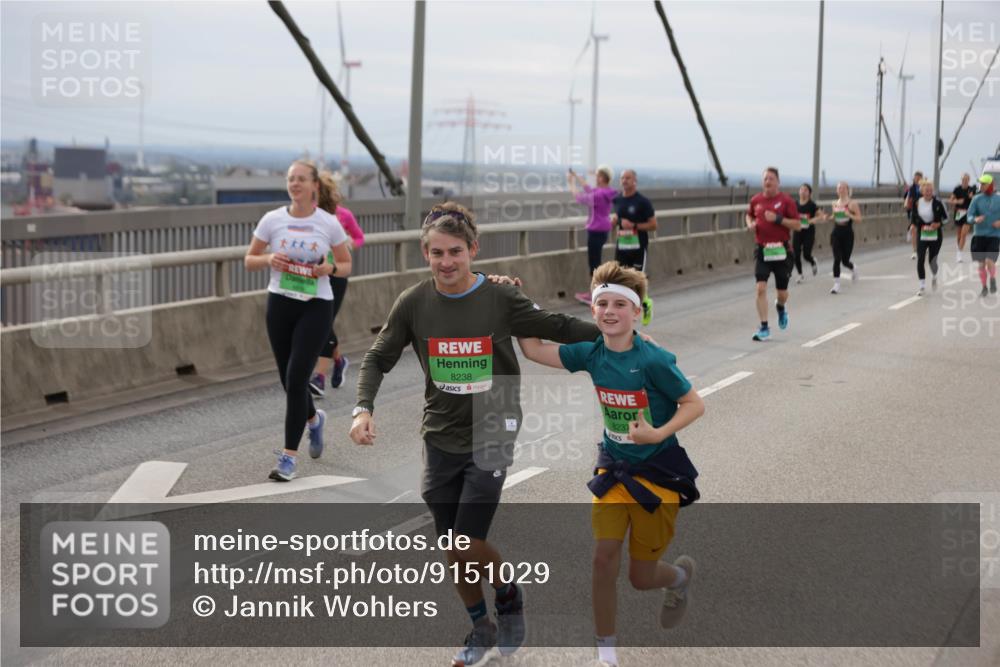 03.10.2025 - Köhlbrandbrückenlauf Jannik Wohlers http://msf.ph/oto/9151029 03.10.2025 15:57:09 Position 1 8238, 8237 meine-sportfotos.de