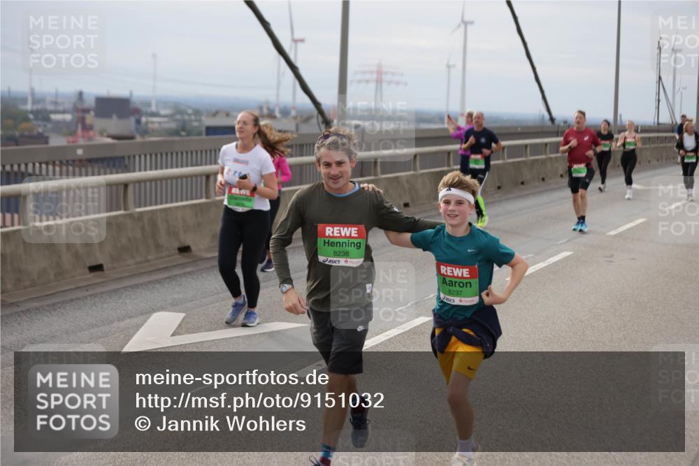 03.10.2025 - Köhlbrandbrückenlauf Jannik Wohlers http://msf.ph/oto/9151032 03.10.2025 15:57:10 Position 1 8238, 8237 meine-sportfotos.de