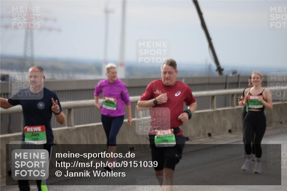 03.10.2025 - Köhlbrandbrückenlauf Jannik Wohlers http://msf.ph/oto/9151039 03.10.2025 15:57:11 Position 1 7608, 7784 meine-sportfotos.de