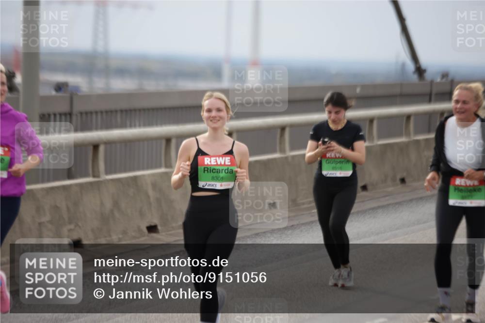 03.10.2025 - Köhlbrandbrückenlauf Jannik Wohlers http://msf.ph/oto/9151056 03.10.2025 15:57:14 Position 1 8305, 8516 meine-sportfotos.de