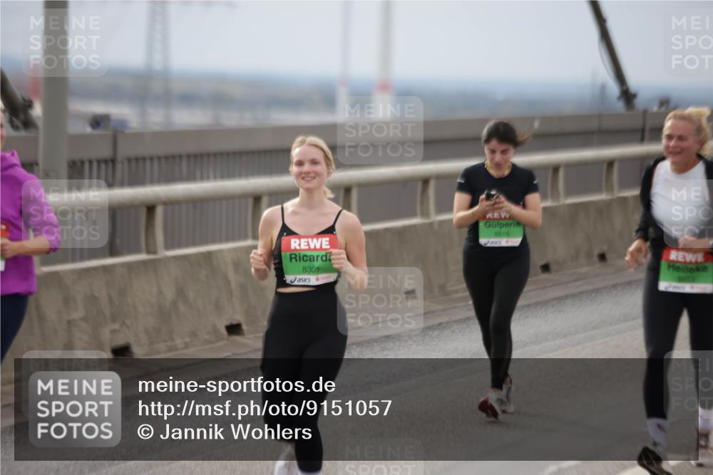 03.10.2025 - Köhlbrandbrückenlauf Jannik Wohlers http://msf.ph/oto/9151057 03.10.2025 15:57:15 Position 1 8305, 8516 meine-sportfotos.de