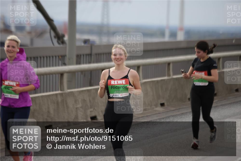 03.10.2025 - Köhlbrandbrückenlauf Jannik Wohlers http://msf.ph/oto/9151065 03.10.2025 15:57:15 Position 1 8582, 8305 meine-sportfotos.de