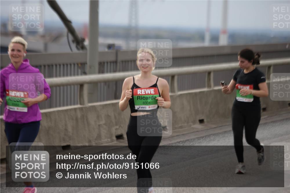 03.10.2025 - Köhlbrandbrückenlauf Jannik Wohlers http://msf.ph/oto/9151066 03.10.2025 15:57:15 Position 1 8582, 8305 meine-sportfotos.de