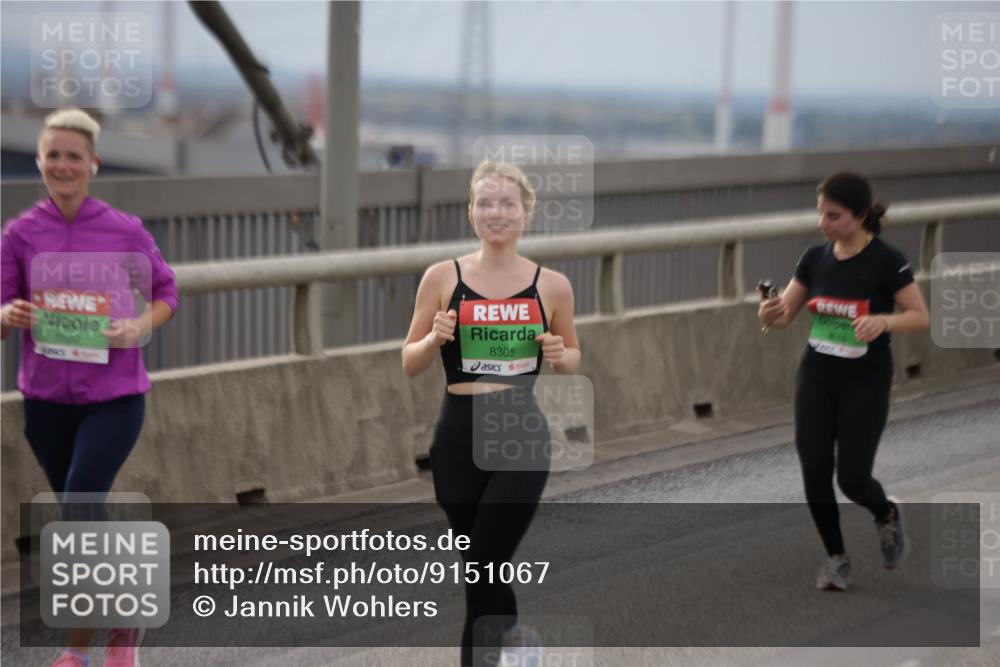 03.10.2025 - Köhlbrandbrückenlauf Jannik Wohlers http://msf.ph/oto/9151067 03.10.2025 15:57:15 Position 1 8582, 8305, 8516 meine-sportfotos.de