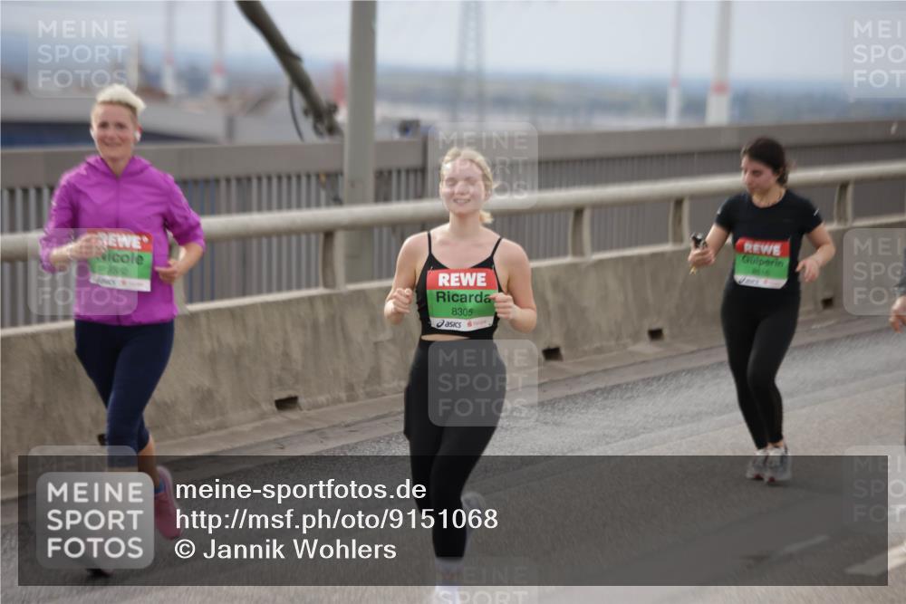 03.10.2025 - Köhlbrandbrückenlauf Jannik Wohlers http://msf.ph/oto/9151068 03.10.2025 15:57:15 Position 1 8582, 8305 meine-sportfotos.de