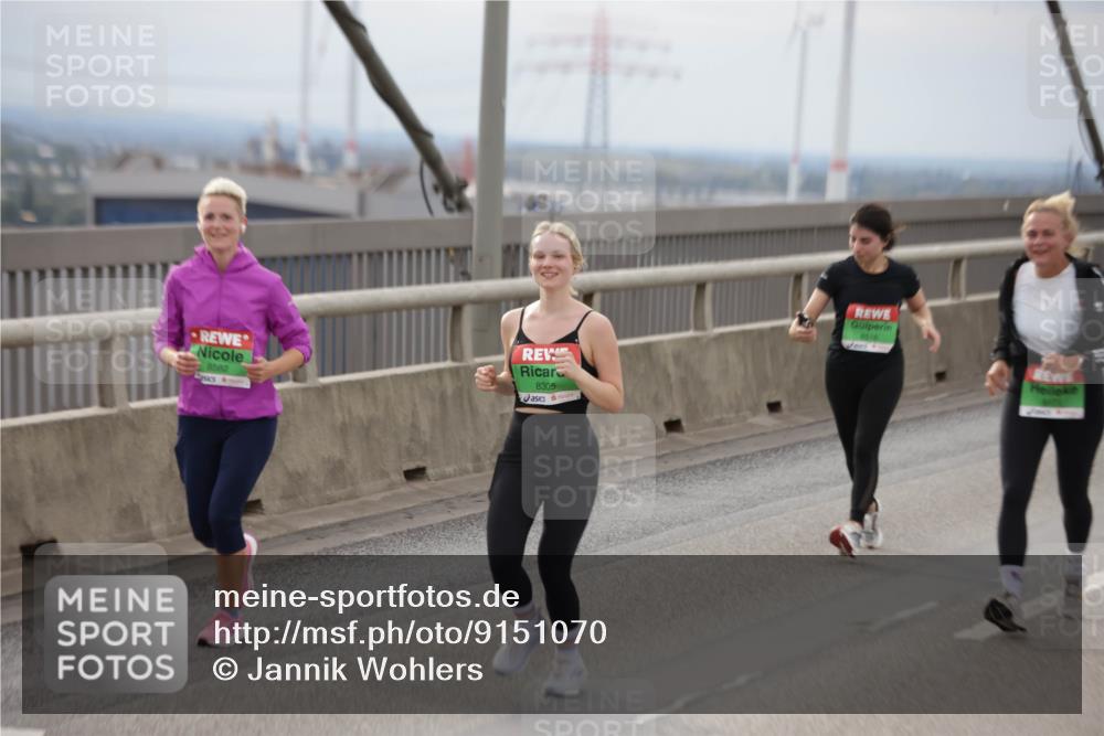 03.10.2025 - Köhlbrandbrückenlauf Jannik Wohlers http://msf.ph/oto/9151070 03.10.2025 15:57:15 Position 1 8582, 8305, 8516 meine-sportfotos.de