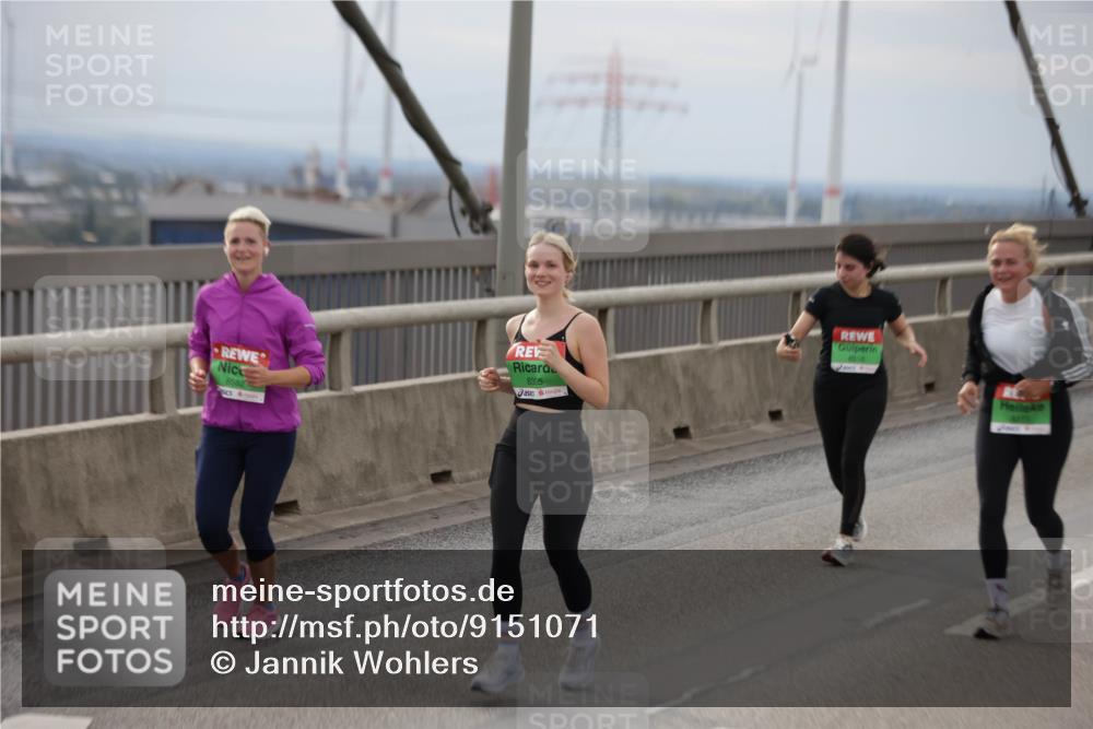 03.10.2025 - Köhlbrandbrückenlauf Jannik Wohlers http://msf.ph/oto/9151071 03.10.2025 15:57:15 Position 1 8582, 8305, 8516 meine-sportfotos.de