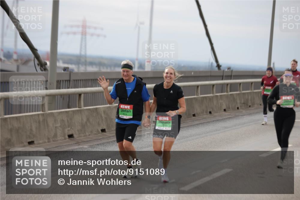 03.10.2025 - Köhlbrandbrückenlauf Jannik Wohlers http://msf.ph/oto/9151089 03.10.2025 15:57:20 Position 1 8914, 8917 meine-sportfotos.de