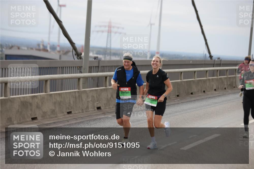 03.10.2025 - Köhlbrandbrückenlauf Jannik Wohlers http://msf.ph/oto/9151095 03.10.2025 15:57:21 Position 1 8914, 8917 meine-sportfotos.de