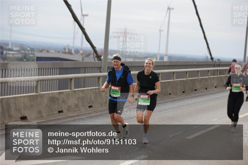 03.10.2025 - Köhlbrandbrückenlauf Jannik Wohlers http://msf.ph/oto/9151103 03.10.2025 15:57:21 Position 1 8914, 8917 meine-sportfotos.de