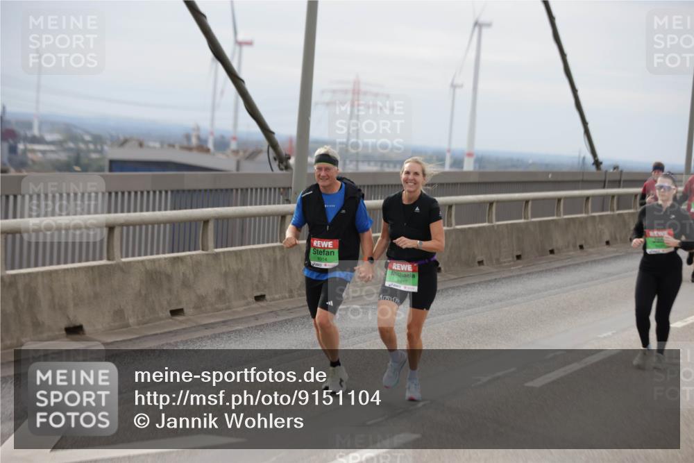03.10.2025 - Köhlbrandbrückenlauf Jannik Wohlers http://msf.ph/oto/9151104 03.10.2025 15:57:21 Position 1 8914, 8917 meine-sportfotos.de