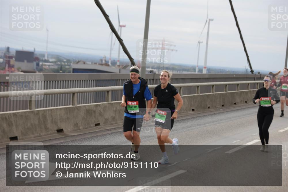 03.10.2025 - Köhlbrandbrückenlauf Jannik Wohlers http://msf.ph/oto/9151110 03.10.2025 15:57:21 Position 1 8914, 8917 meine-sportfotos.de
