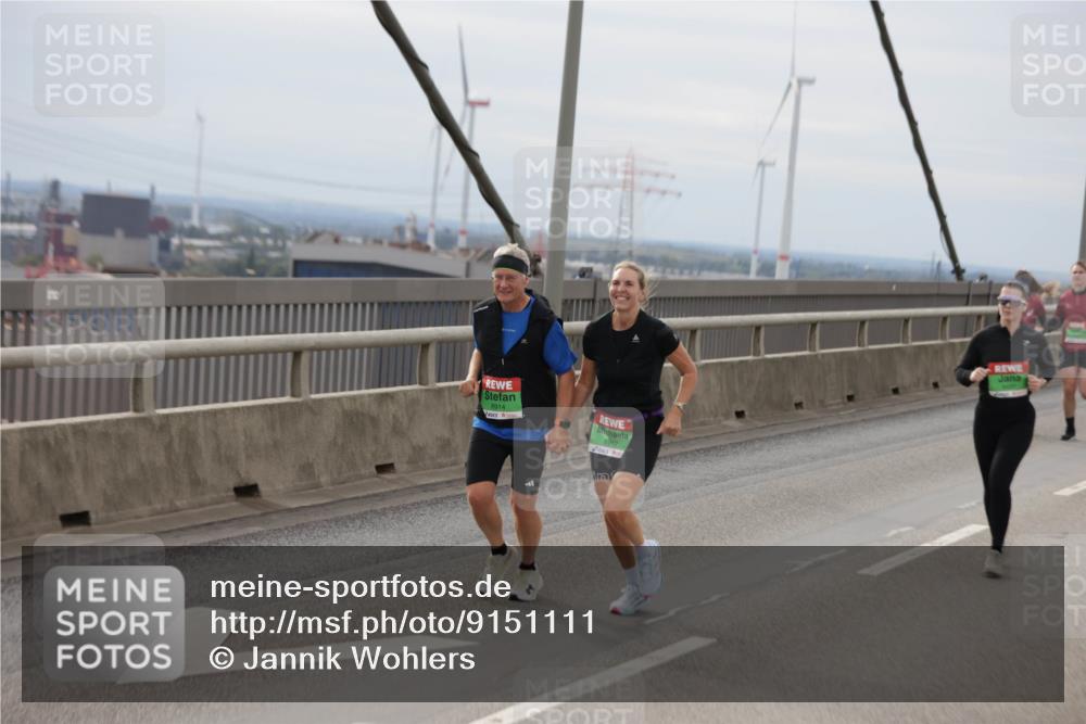 03.10.2025 - Köhlbrandbrückenlauf Jannik Wohlers http://msf.ph/oto/9151111 03.10.2025 15:57:21 Position 1 8914, 8917 meine-sportfotos.de