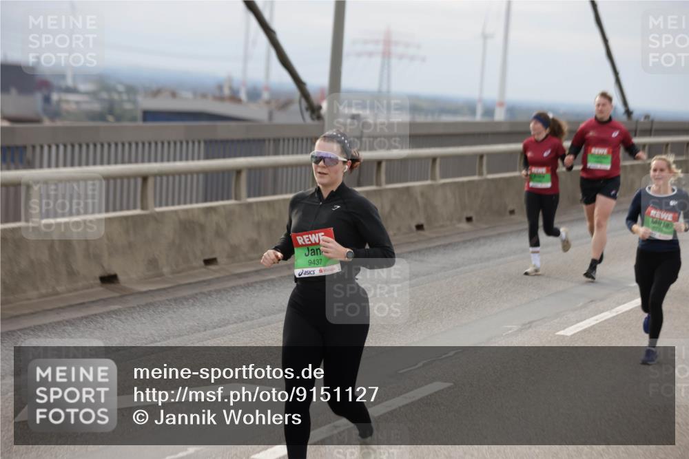 03.10.2025 - Köhlbrandbrückenlauf Jannik Wohlers http://msf.ph/oto/9151127 03.10.2025 15:57:24 Position 1 9437 meine-sportfotos.de