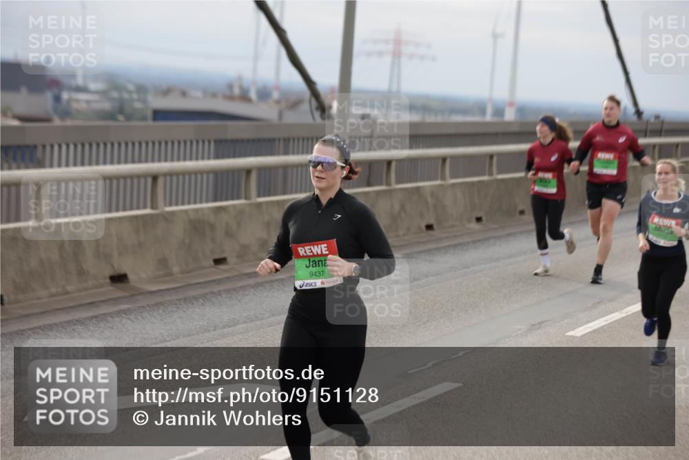 03.10.2025 - Köhlbrandbrückenlauf Jannik Wohlers http://msf.ph/oto/9151128 03.10.2025 15:57:24 Position 1 9437 meine-sportfotos.de
