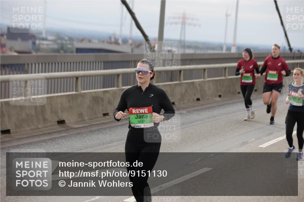 03.10.2025 - Köhlbrandbrückenlauf Jannik Wohlers http://msf.ph/oto/9151130 03.10.2025 15:57:24 Position 1 9437 meine-sportfotos.de