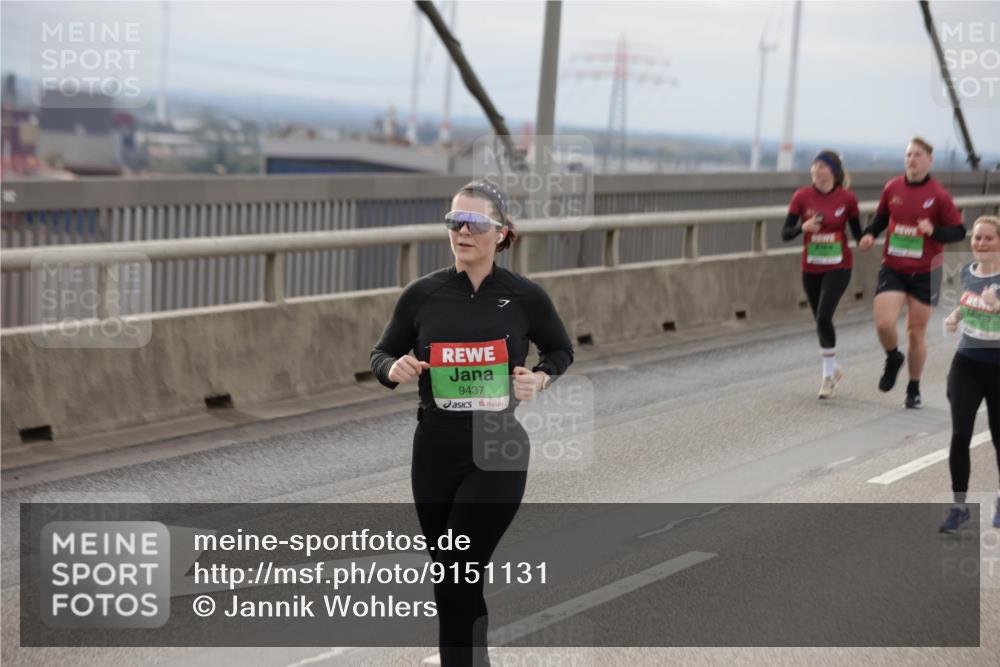 03.10.2025 - Köhlbrandbrückenlauf Jannik Wohlers http://msf.ph/oto/9151131 03.10.2025 15:57:24 Position 1 9437 meine-sportfotos.de