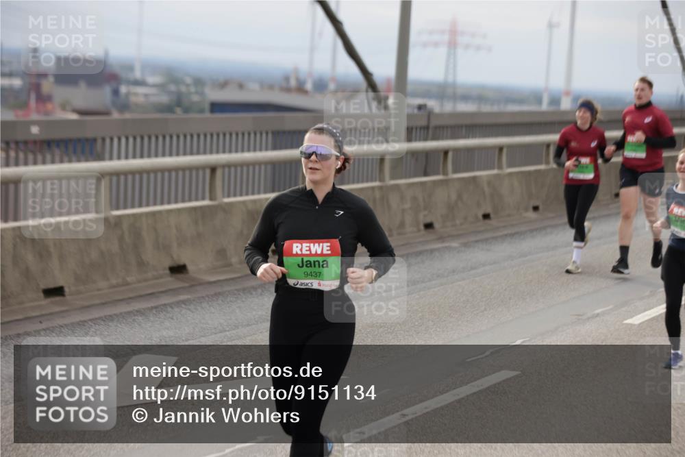 03.10.2025 - Köhlbrandbrückenlauf Jannik Wohlers http://msf.ph/oto/9151134 03.10.2025 15:57:24 Position 1 9437 meine-sportfotos.de
