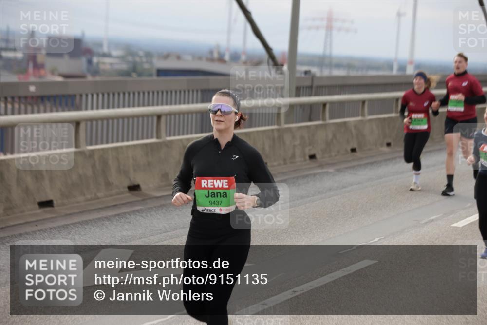 03.10.2025 - Köhlbrandbrückenlauf Jannik Wohlers http://msf.ph/oto/9151135 03.10.2025 15:57:24 Position 1 9437 meine-sportfotos.de