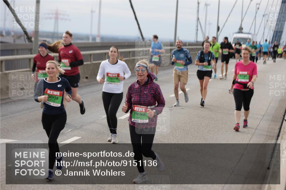 03.10.2025 - Köhlbrandbrückenlauf Jannik Wohlers http://msf.ph/oto/9151136 03.10.2025 15:57:26 Position 1 8732, 9444, 8452 meine-sportfotos.de