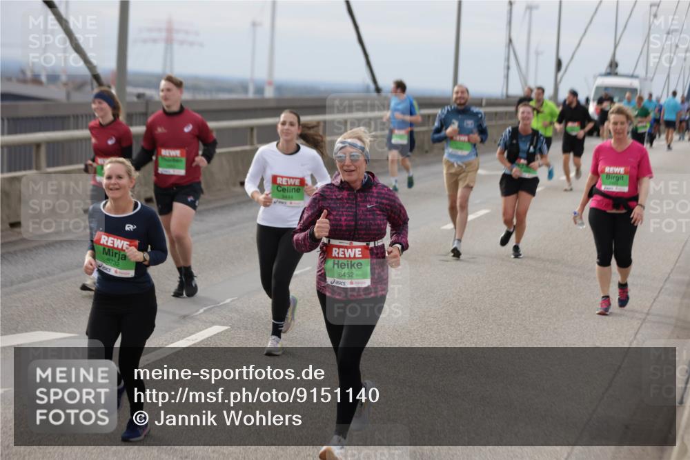 03.10.2025 - Köhlbrandbrückenlauf Jannik Wohlers http://msf.ph/oto/9151140 03.10.2025 15:57:26 Position 1 8732, 9444, 8452 meine-sportfotos.de