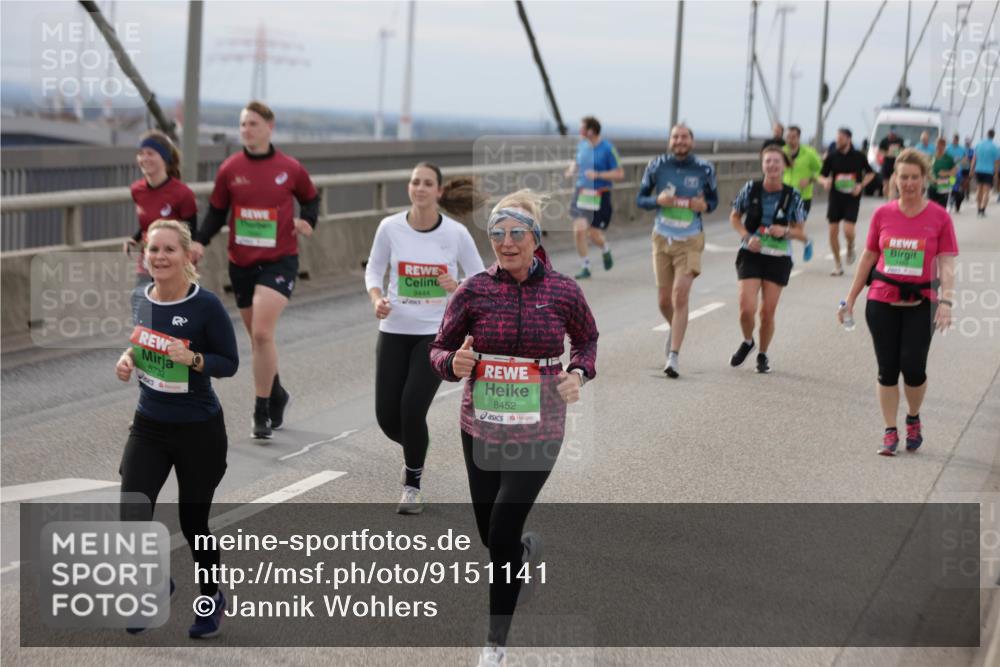 03.10.2025 - Köhlbrandbrückenlauf Jannik Wohlers http://msf.ph/oto/9151141 03.10.2025 15:57:26 Position 1 8732, 9444, 8452 meine-sportfotos.de