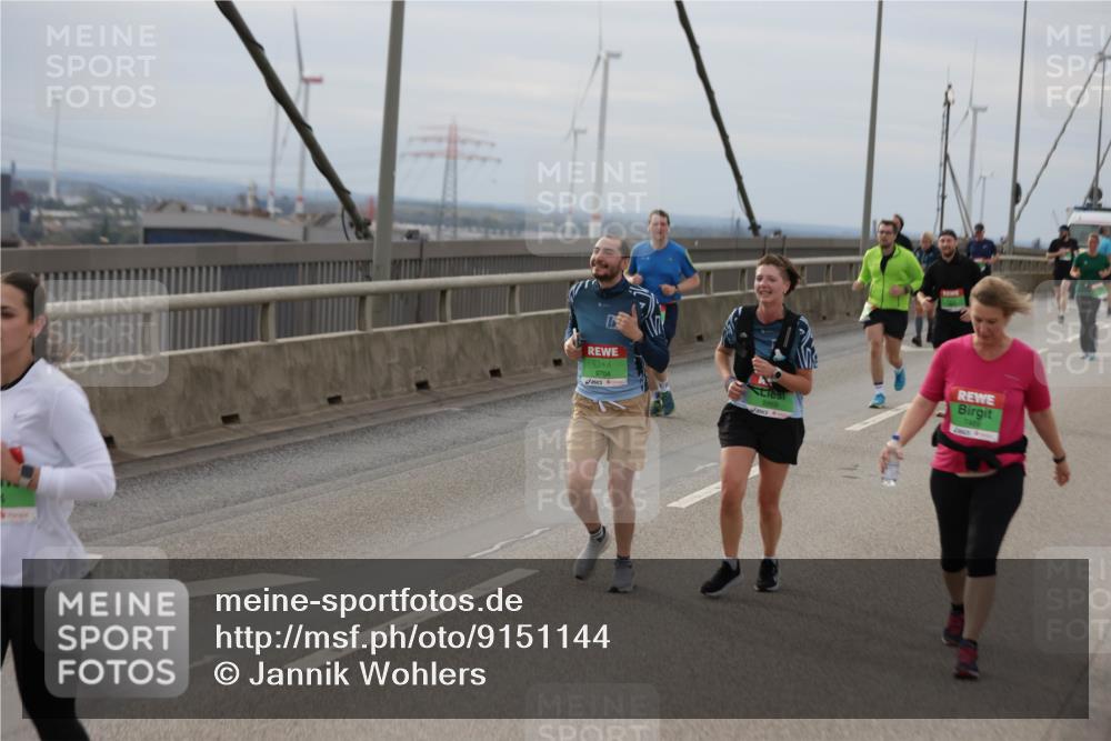 03.10.2025 - Köhlbrandbrückenlauf Jannik Wohlers http://msf.ph/oto/9151144 03.10.2025 15:57:29 Position 1 9704 meine-sportfotos.de