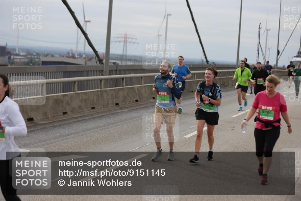 03.10.2025 - Köhlbrandbrückenlauf Jannik Wohlers http://msf.ph/oto/9151145 03.10.2025 15:57:29 Position 1 9704 meine-sportfotos.de