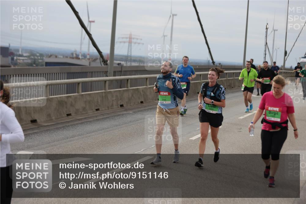 03.10.2025 - Köhlbrandbrückenlauf Jannik Wohlers http://msf.ph/oto/9151146 03.10.2025 15:57:29 Position 1 9704, 8869 meine-sportfotos.de