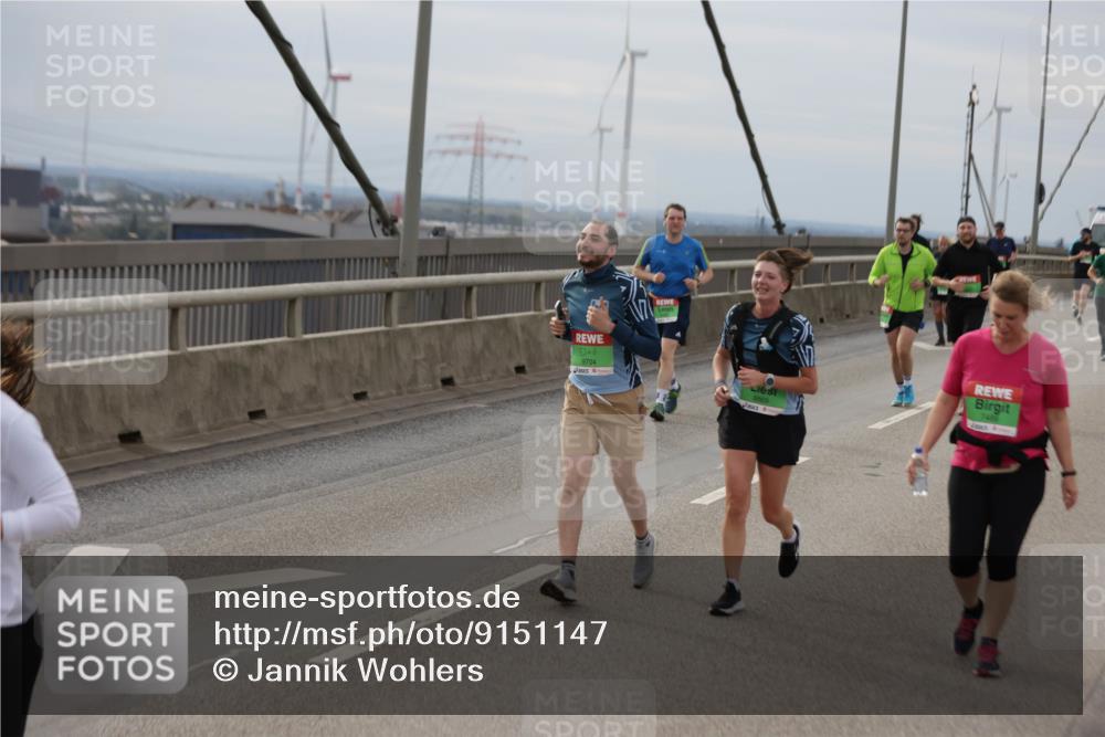 03.10.2025 - Köhlbrandbrückenlauf Jannik Wohlers http://msf.ph/oto/9151147 03.10.2025 15:57:29 Position 1 9704 meine-sportfotos.de