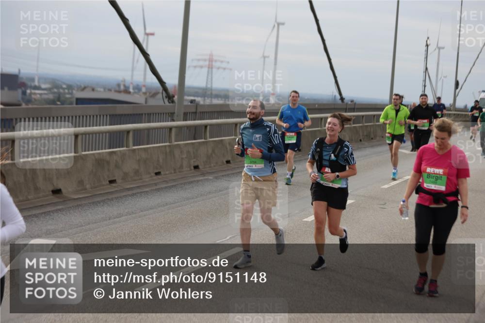 03.10.2025 - Köhlbrandbrückenlauf Jannik Wohlers http://msf.ph/oto/9151148 03.10.2025 15:57:29 Position 1 9704 meine-sportfotos.de