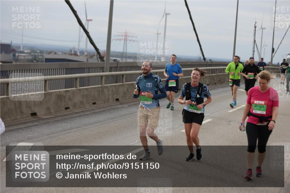 03.10.2025 - Köhlbrandbrückenlauf Jannik Wohlers http://msf.ph/oto/9151150 03.10.2025 15:57:29 Position 1 9704, 8869 meine-sportfotos.de