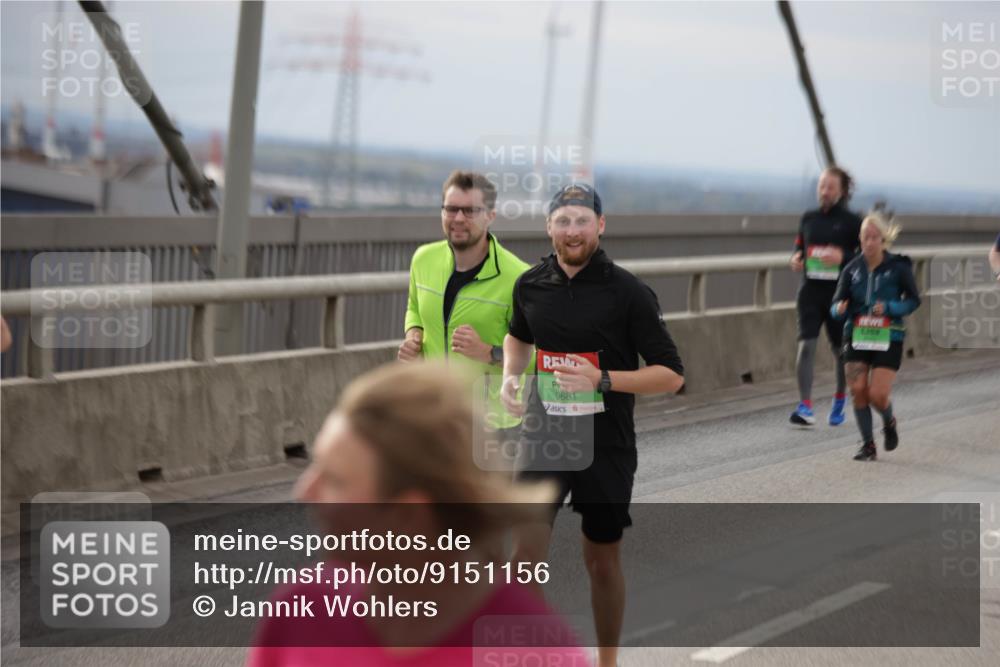 03.10.2025 - Köhlbrandbrückenlauf Jannik Wohlers http://msf.ph/oto/9151156 03.10.2025 15:57:32 Position 1 9681 meine-sportfotos.de