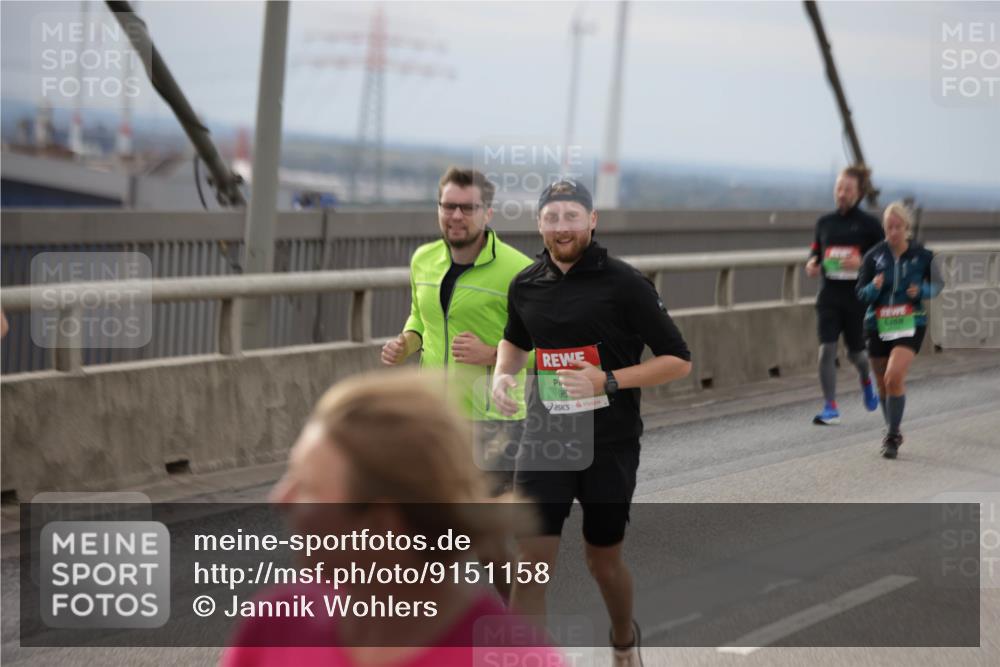 03.10.2025 - Köhlbrandbrückenlauf Jannik Wohlers http://msf.ph/oto/9151158 03.10.2025 15:57:32 Position 1 96 meine-sportfotos.de