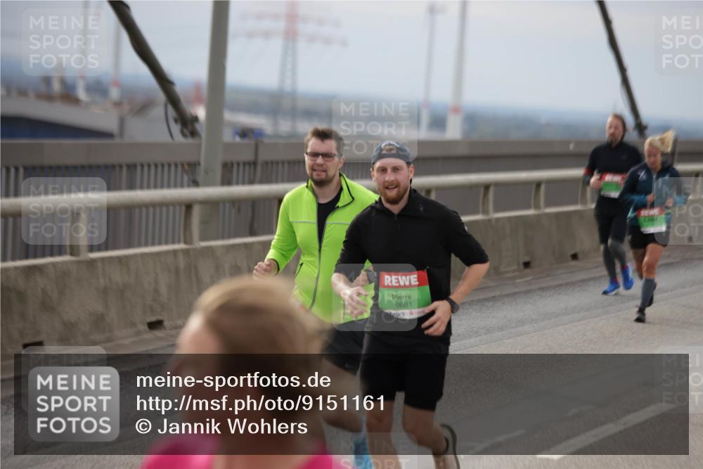 03.10.2025 - Köhlbrandbrückenlauf Jannik Wohlers http://msf.ph/oto/9151161 03.10.2025 15:57:33 Position 1 9681 meine-sportfotos.de