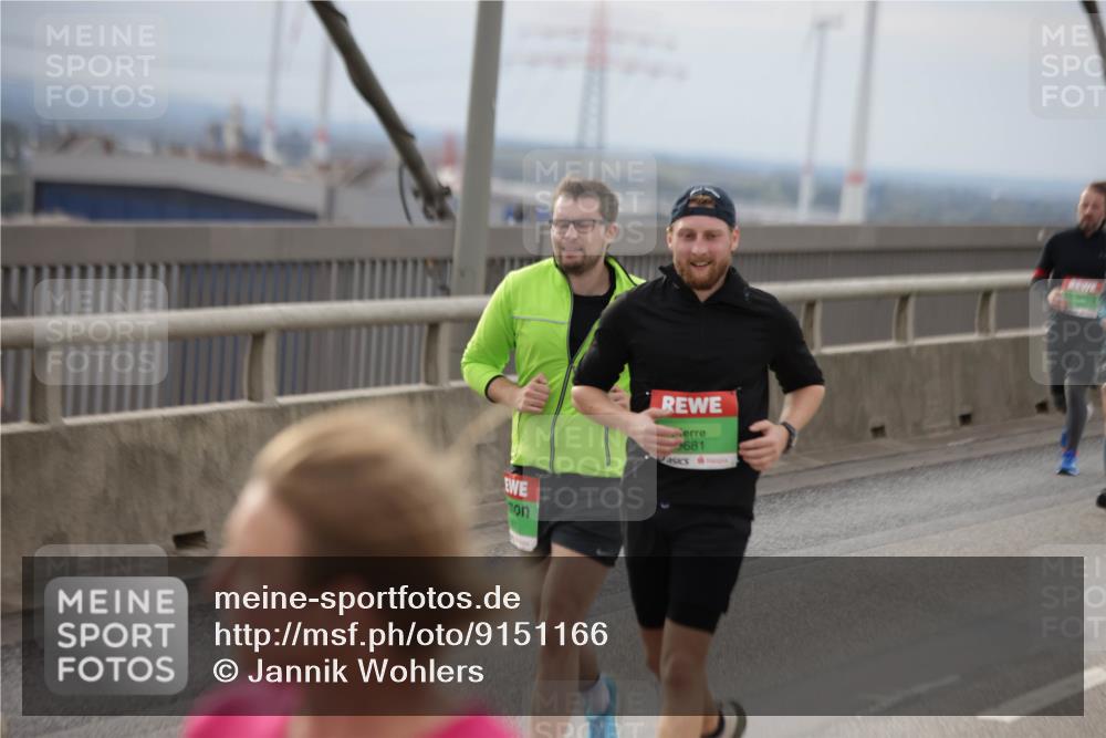 03.10.2025 - Köhlbrandbrückenlauf Jannik Wohlers http://msf.ph/oto/9151166 03.10.2025 15:57:33 Position 1 9681 meine-sportfotos.de