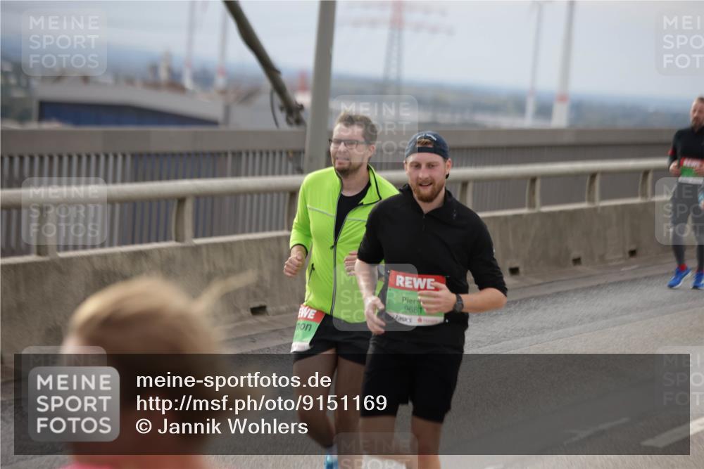 03.10.2025 - Köhlbrandbrückenlauf Jannik Wohlers http://msf.ph/oto/9151169 03.10.2025 15:57:33 Position 1 9681 meine-sportfotos.de
